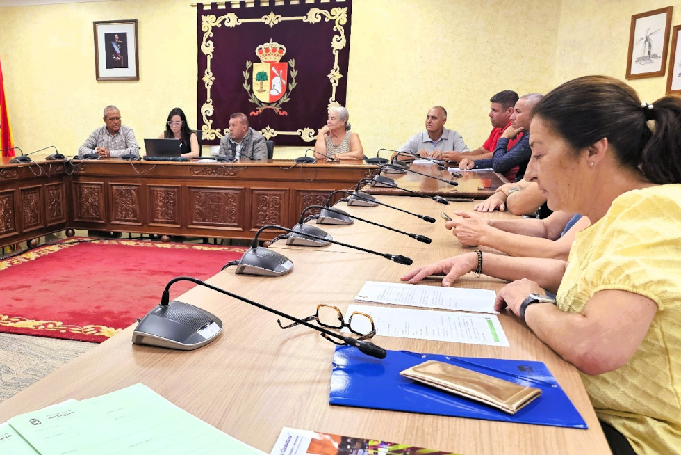 El pleno de Antigua aprueba por unanimidad la moción del PP para ...